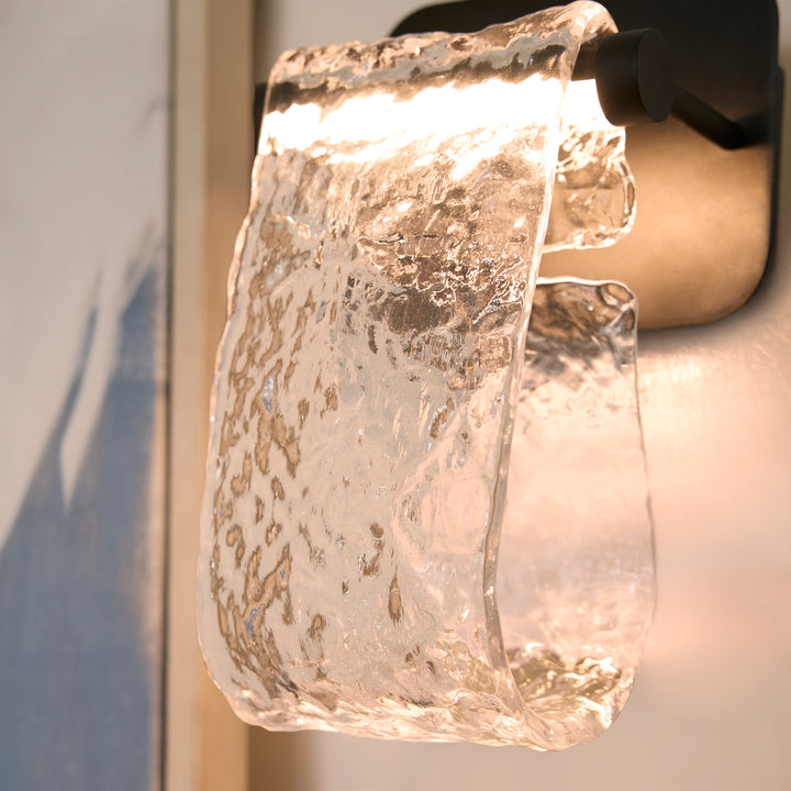 VEER 1 Light Wall Mount - Aged Brass
