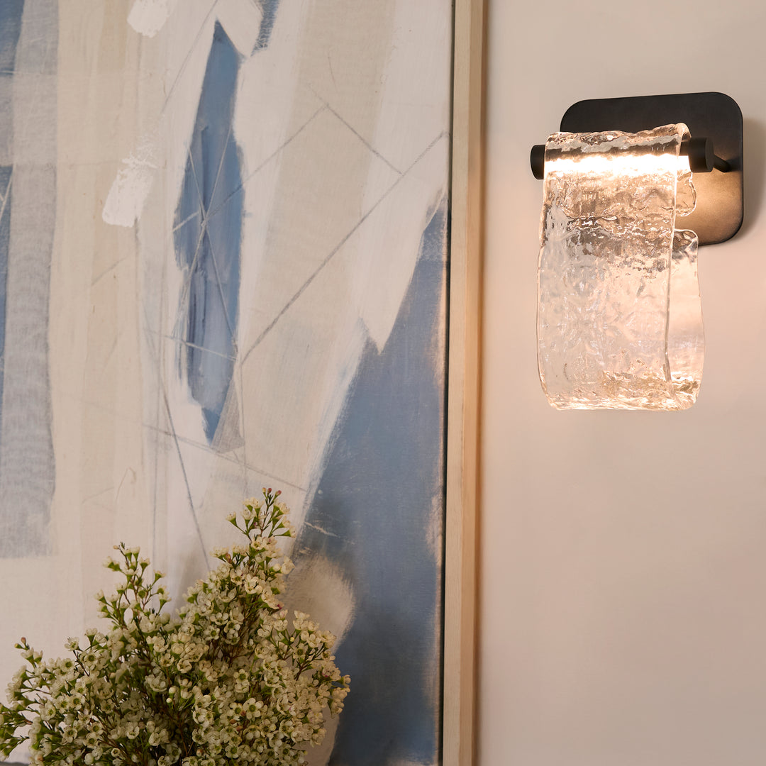 VEER 1 Light Wall Mount - Aged Brass