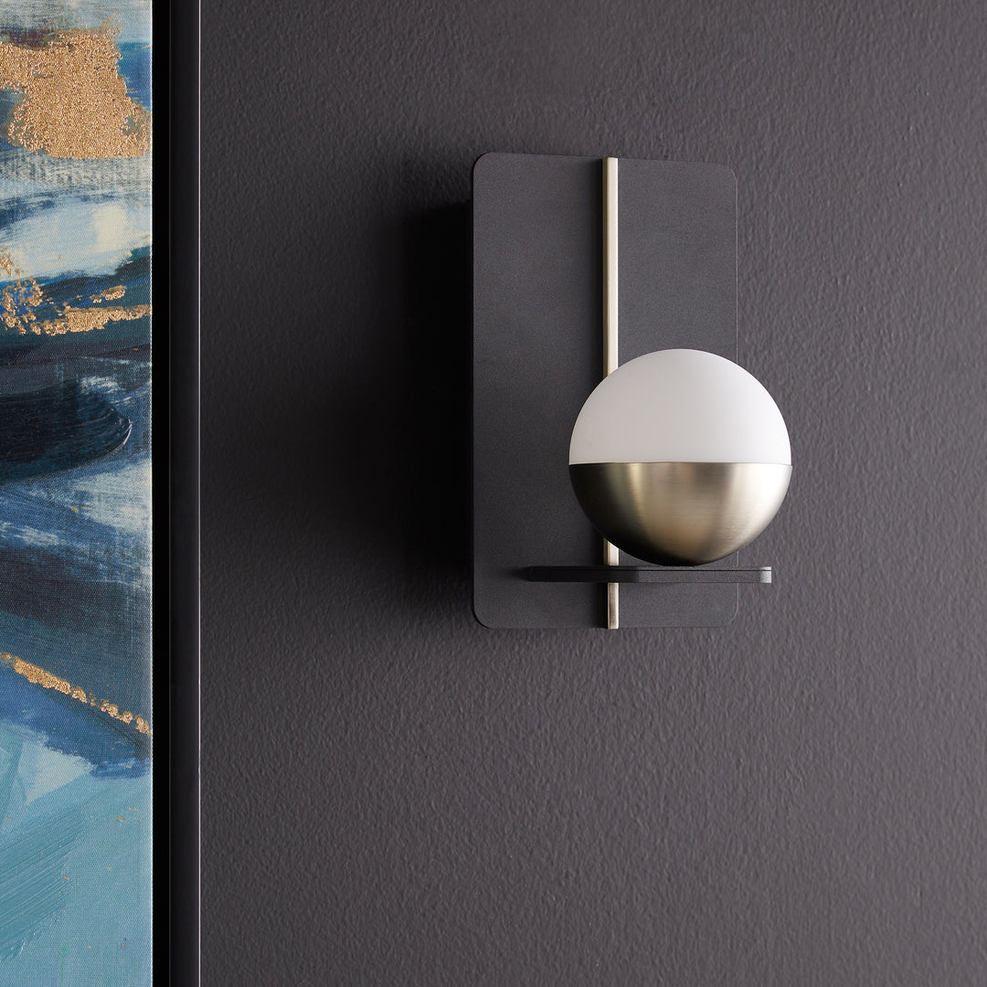 IOTA Wall Sconce -3000k- Black/Satin Nickel