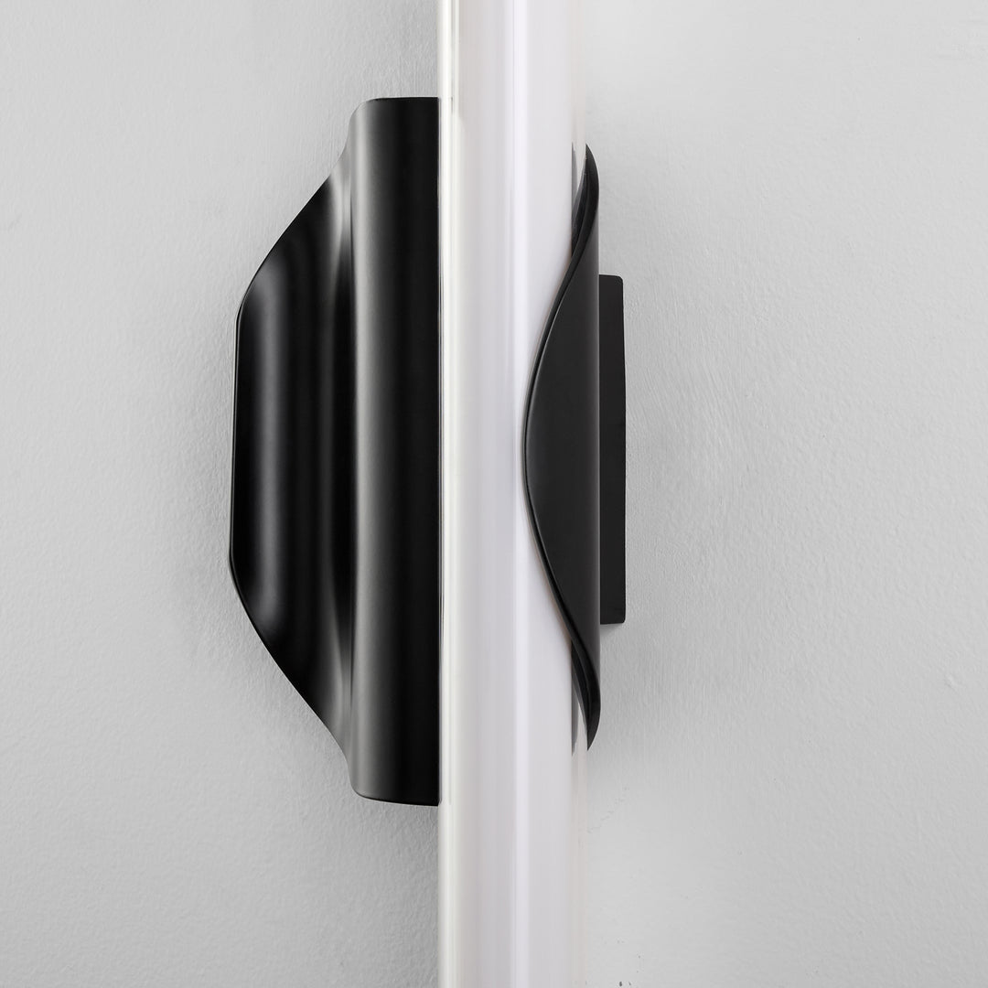 Ola 20" 5CCT Sconce - Black