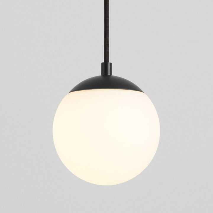 LUNA 6" Pendant UV -3000k- Black