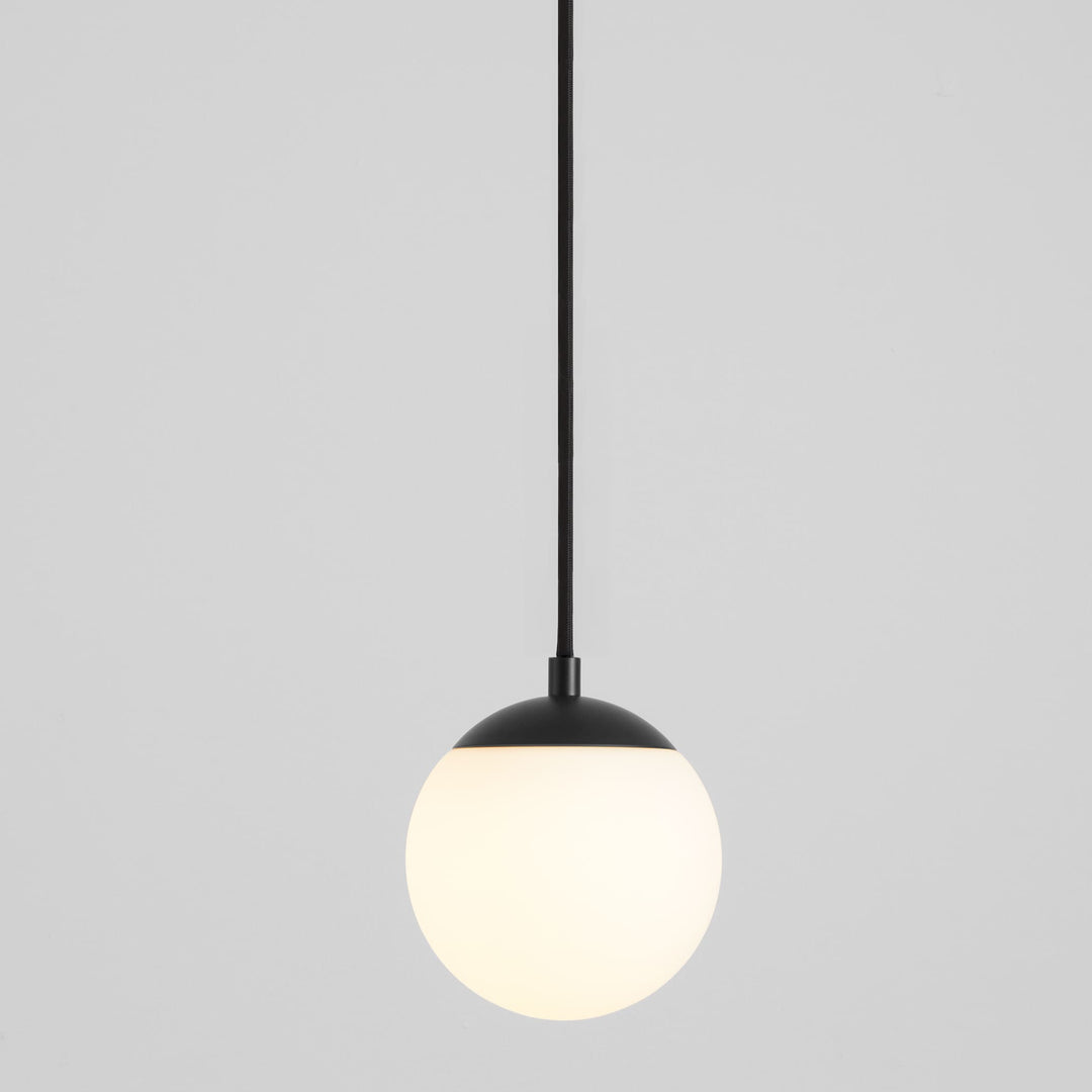 LUNA 6" Pendant UV -3000k- Black