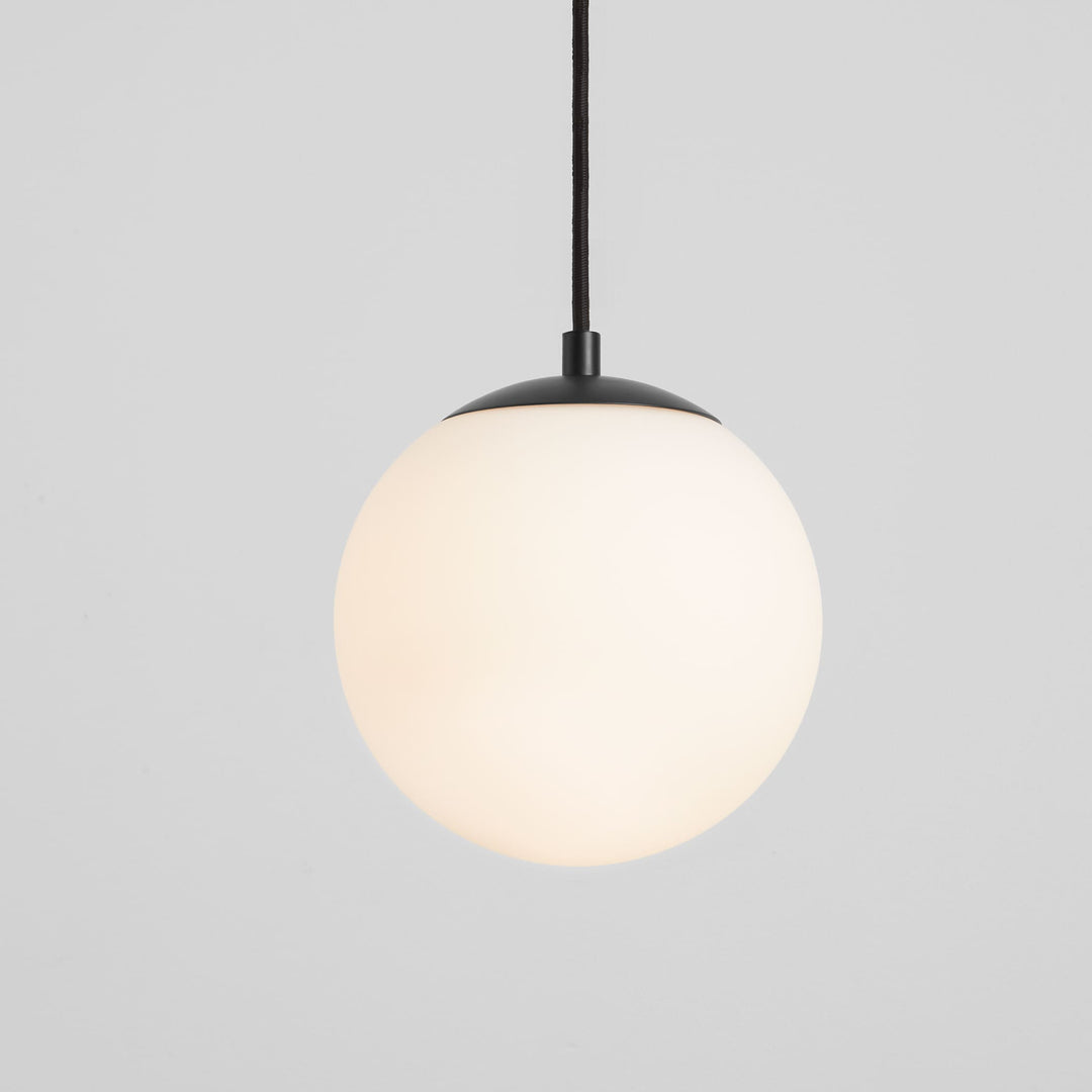 LUNA 8" Pendant UV -3000k- Black