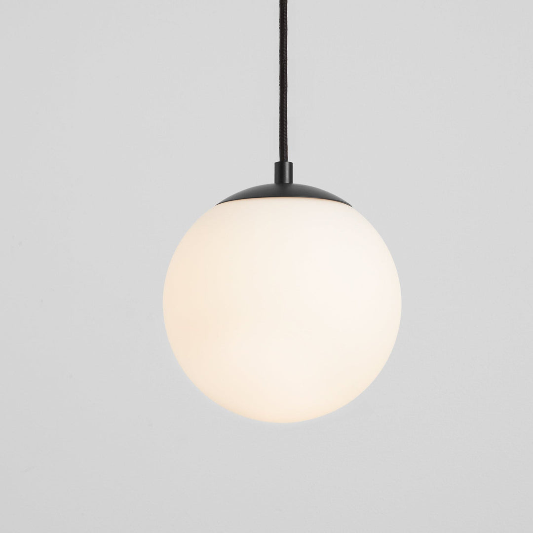 LUNA 8" Pendant UV -3000k- Black