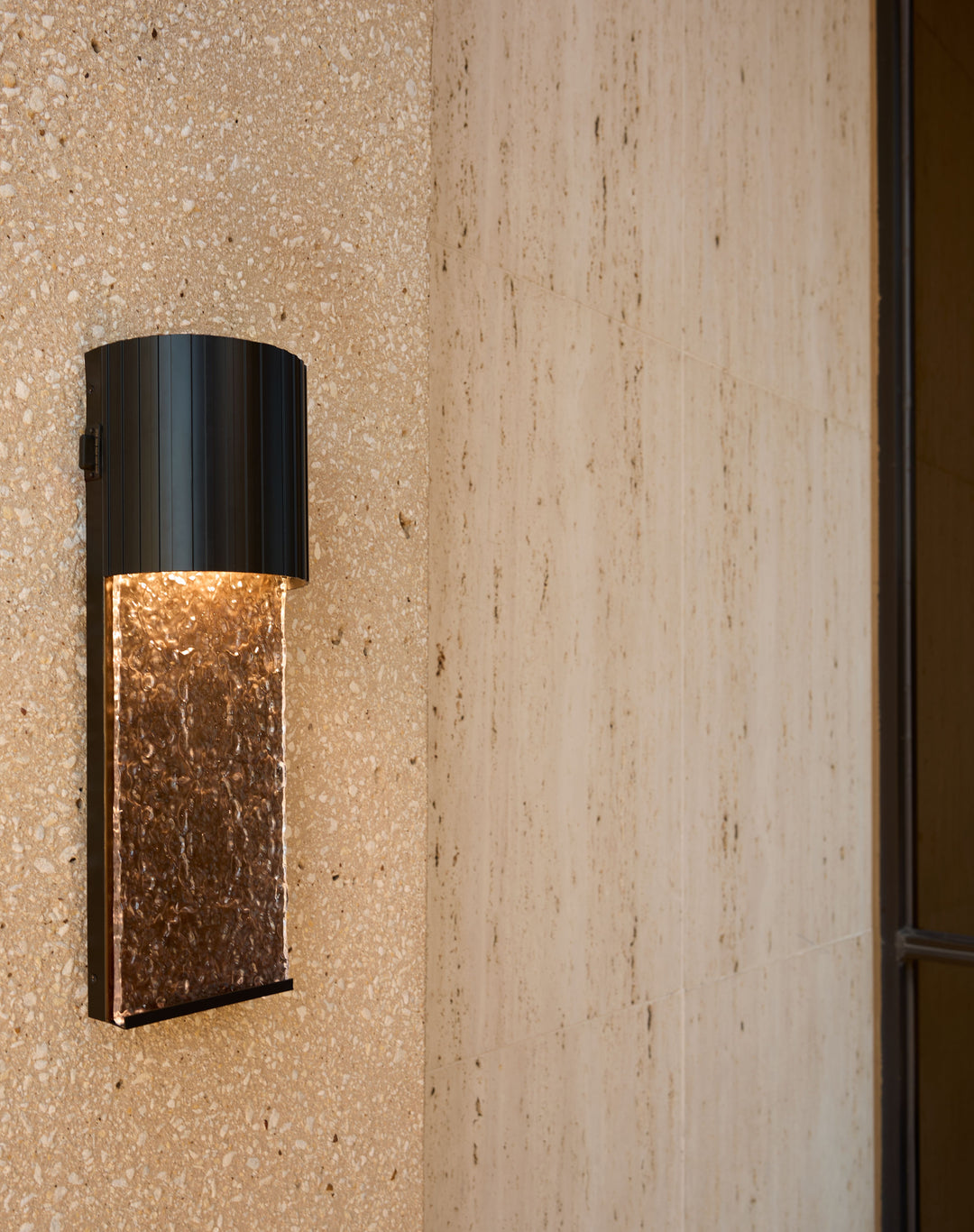 Cascata 20" 5CCT Wet Sconce - Black