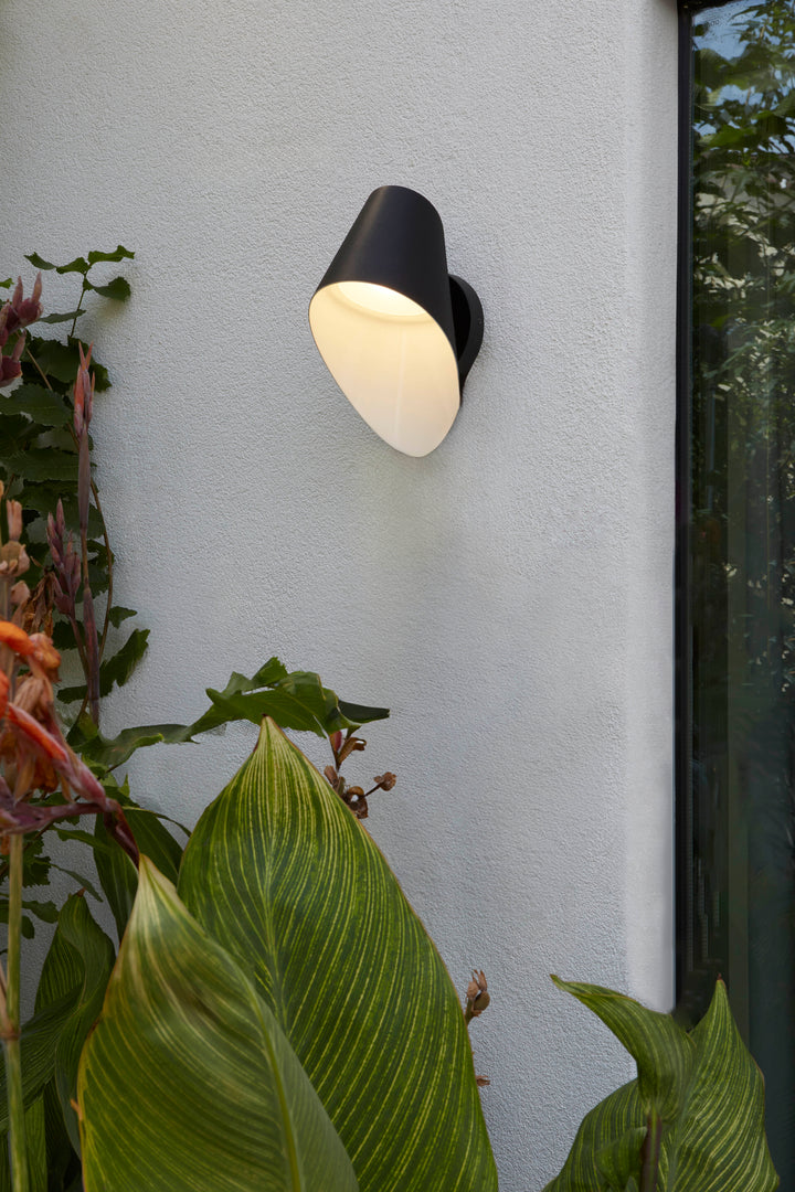 LOTTIE Coastal Grade WET LED Sconce - Black | Coastal/Marine Grade