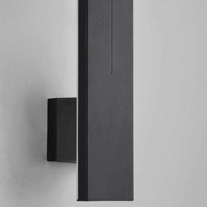 Torre 36" 5CCT Wet Sconce - Black