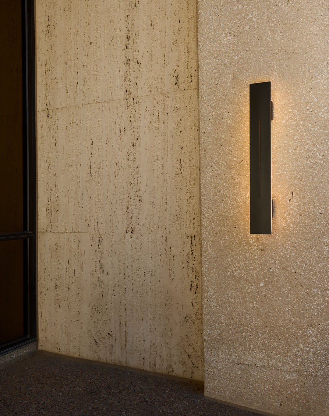 Torre 36" 5CCT Wet Sconce - Black