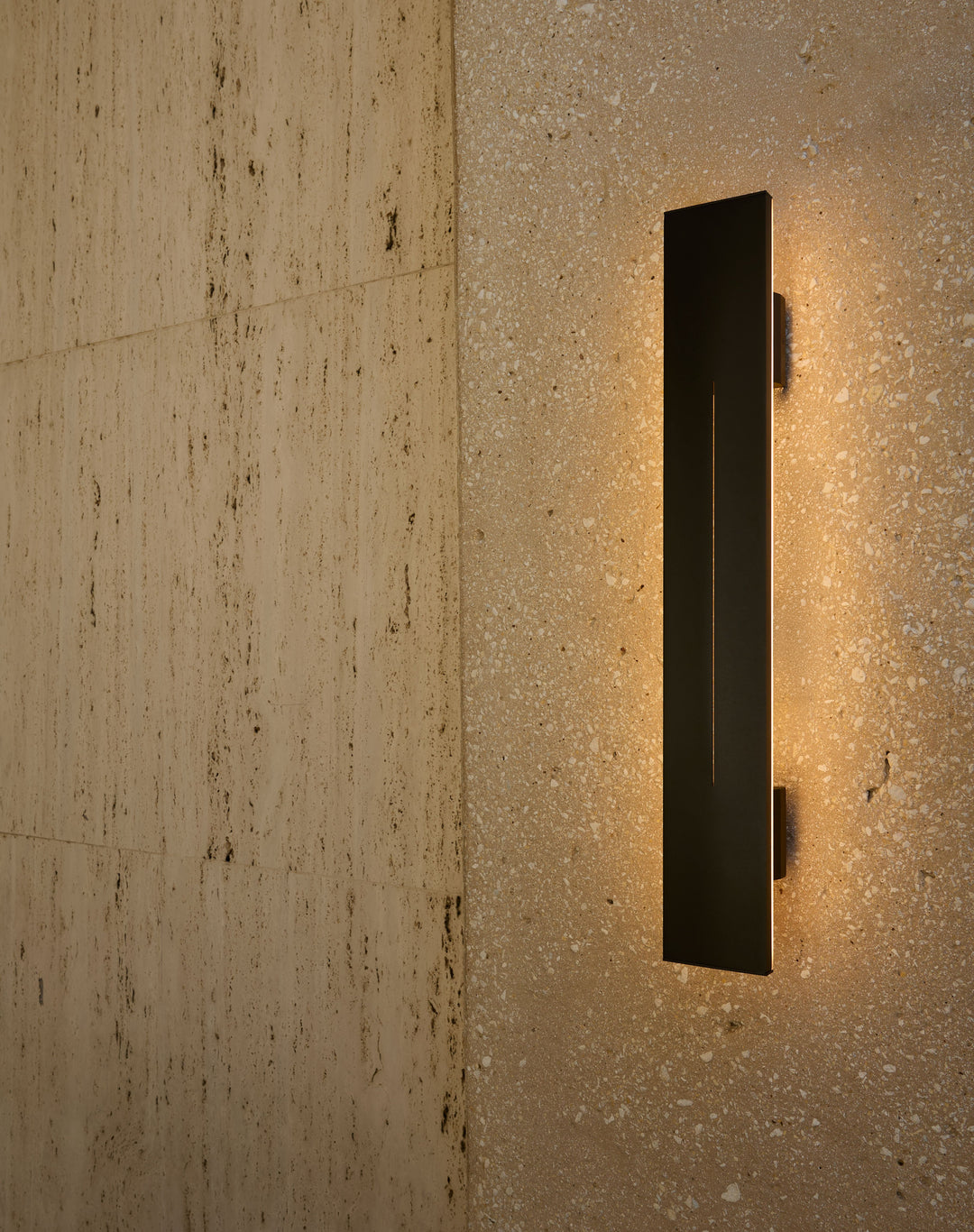 Torre 36" 5CCT Wet Sconce - Black