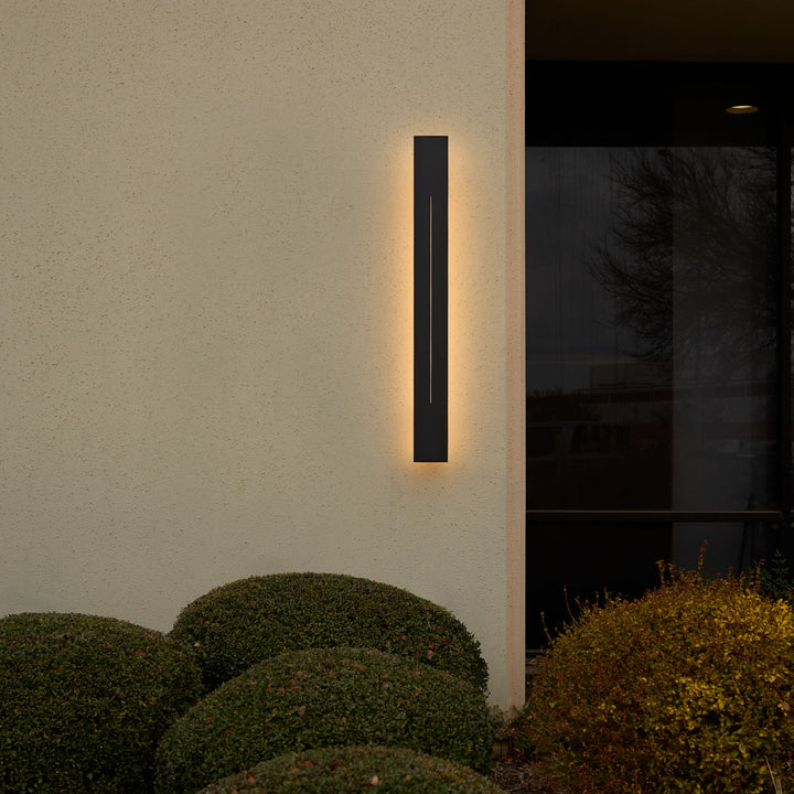 Torre 48" 5CCT Wet Sconce - Black